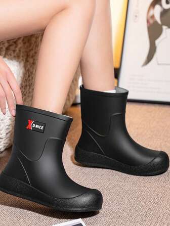 Botas de lluvia impermeables, antideslizantes para mujeres para el trabajo, la cocina, el jardín, la pesca, lavar autos, botas de lluvia versátiles y de moda personalizadas para el invierno