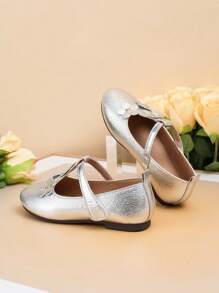 Fashionable & Versatile Flat Shoes For Kids, New Girls Bowknot Slip On Shoes - Silver - View 3