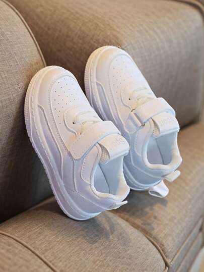 1 Pair Kids White PU Hook And Loop Flat Soft Breathable Non-Slip Round Toe Student Sports Shoes, Versatile Casual Training Sneakers For Spring & Autumn