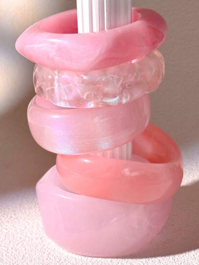 女士暖色调树脂手链，时尚流行，温柔大方，适合作为礼物送给朋友（尺寸误差3毫米/0.11英寸属正常范围）