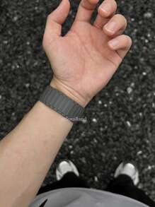 1pc Unisex Silicone Magnetic Watch Band Compatible With Apple Watch, Silicone Magnetic Armor Pattern Band Compatible With Apple Watch 42mm 38mm 40mm 41mm 44mm 45mm 46mm 49mm, Fashionable Smart Watch Strap Replacement Compatible With Apple Watch Series Ultra2 Ultra SE2 SE 10 9 8 7 6 5 4 3 2 1, Suitable As A Back To School Gift