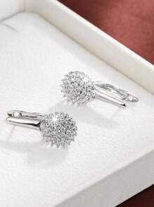 1 对优雅花朵设计锆石镶嵌时尚耳环