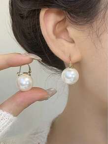 2pcs Fashionable & Elegant Pearl Earrings, Chic Ear Clip Design Suitable For Women Wear To Street, Date, Events