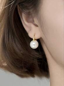 2pcs Fashionable & Elegant Pearl Earrings, Chic Ear Clip Design Suitable For Women Wear To Street, Date, Events