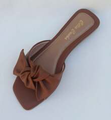 Sandália rasteirinha chinelo flat com laço marrom caramelo