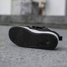 情侣鞋36-47码，女款黑色鞋&男款运动鞋，流苏乞儿鞋搭配时尚粗鞋带，厚底户外轻便滑板鞋，男士跑步鞋夏季休闲鞋