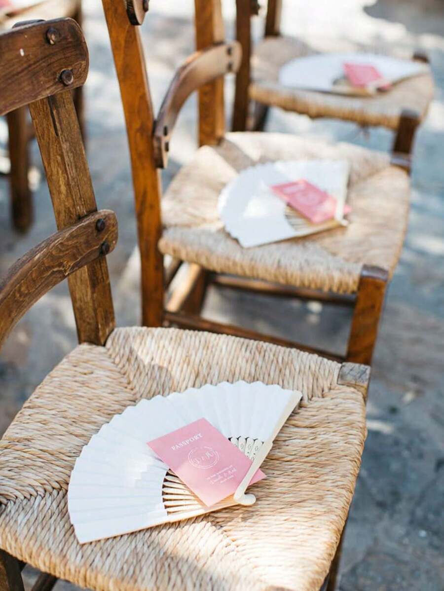1pc/5pcs White Foldable Paper Fan, Blank Solid Color Folding Fans, Wedding Table Decor Fans, Wedding Guest Favors, Bride Holding Decor Fans, Suitable For Wedding Decoration Fans, Wedding Photo Props - Multicolor - View 1