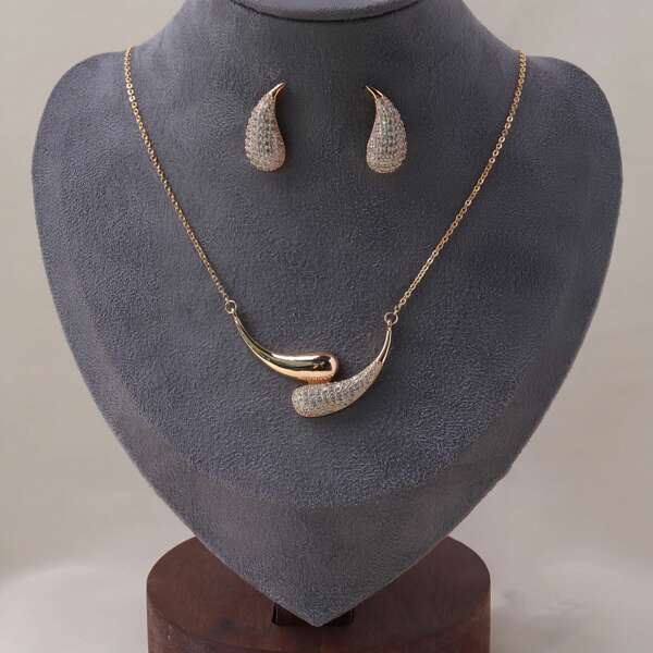 طقم من المجوهرات الأنيقة الأنيقة والرائعة للنساء، يشمل أقراط وقلادة، مناسب للارتداء اليومي وحفلات