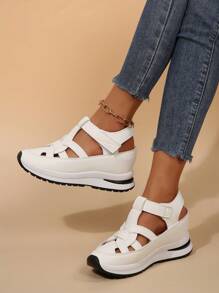 1 双女式白色坡跟厚底镂空透气轻便防滑罗马凉鞋，可调节系带时尚百搭黑色运动鞋