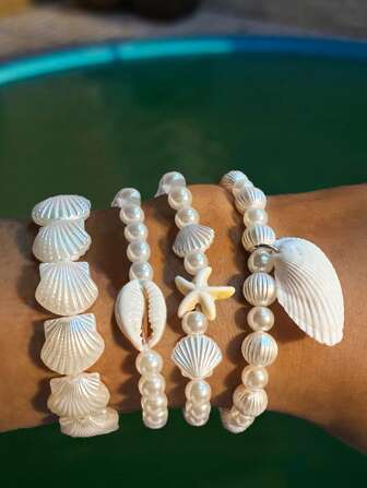 Set de 4 pulseras elásticas con decoración de perla, turquesa y estrella de mar con estilo bohemio y playero, adecuado para usar en vacaciones en la playa