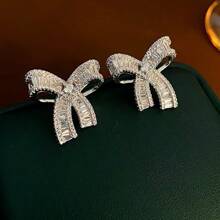 1 par de nuevos pendientes coreanos de aguja de plata con diamante, pendientes de lujo ligeros y de alta gama