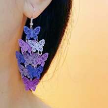 Un par de pendientes bohemios de borla con mariposa colorida de moda y sencillos, ideales para el Día de la Madre, vacaciones, cumpleaños, uso diario, joyería exquisita, pendientes para mujer
