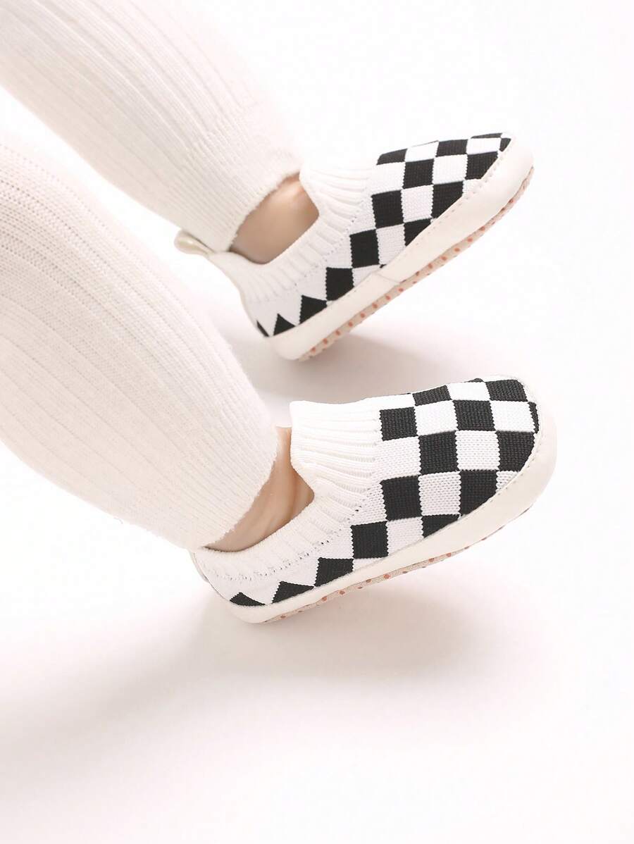 适合新生婴儿学步儿童的时尚软底休闲平底鞋，防滑且轻便 - 白色 - 查看 1