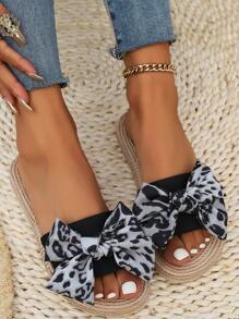 Women's Casual Fashion Slip-On Slippers, Non-Slip Versatile Bow Design, Leopard Print Bow Detail Flat Sandals For Summer Outdoor Wear