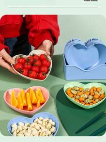 5pcs Heart-Shaped Plastic Snack Plates, Reusable & Stackable Plates For Candy, Fruits, Snacks, Nuts, Suitable For Home, Kitchen, Gathering, Picnic, Afternoon Tea Back To School