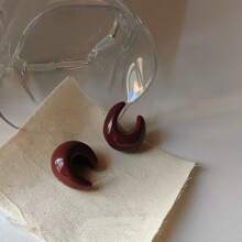 1 par de aretes geométricos de resina borgoña con aguja francesa retro plateada, aretes minimalistas y elegantes adecuados para uso diario de mujer, regalo para amigas y novias