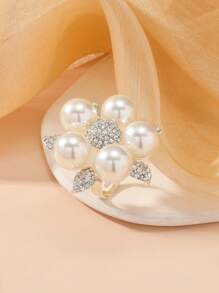 A Stylish Exaggerated Open Adjustable Pearl And Diamond Flower Ring - White - View 3