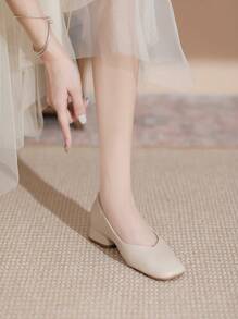 宽版大码女式中跟方头休闲便鞋，时尚百搭办公室工作鞋