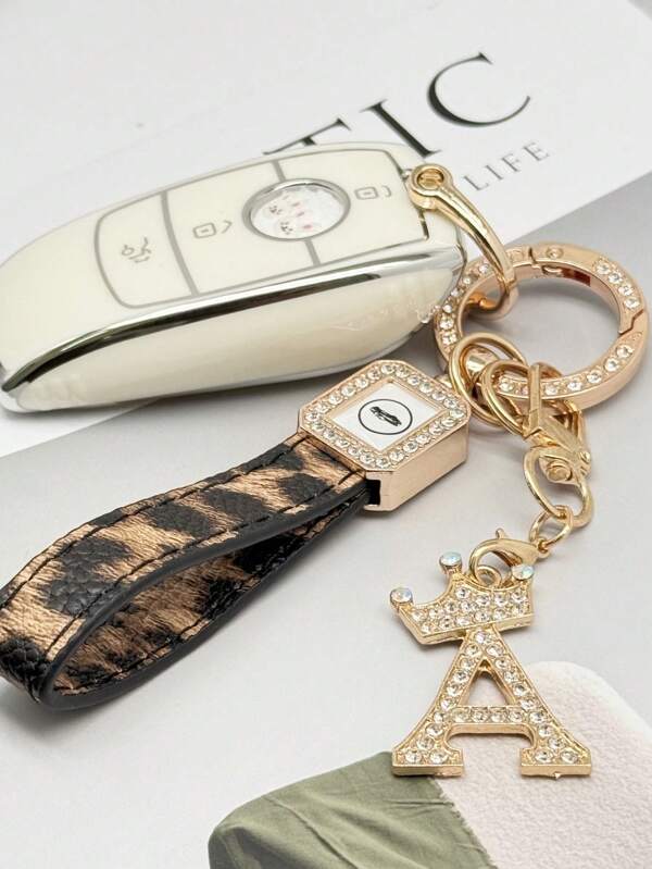 TTOBS 1 pieza Llavero con estampado de leopardo y colgante de cristal con letra de metal brillante del abecedario de 26 letras, elegante y multifuncional llavero de coche para mujeres - Varios colores, accesorio perfecto e idea de regalo para propietarios de automóviles