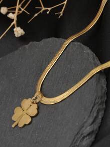 1 件 18k 金色钛钢四叶草吊坠项链，简约锁骨链，适合女性日常佩戴 - 金色 - 查看 4