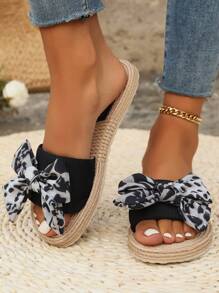 Women's Casual Fashion Slip-On Slippers, Non-Slip Versatile Bow Design, Leopard Print Bow Detail Flat Sandals For Summer Outdoor Wear