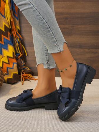 Höst/vinter Nya Retro Svarta Läderloafers Med Tjocka Sulor, Rosettdekor, Engelsk Stil För Dam, Platta Skor