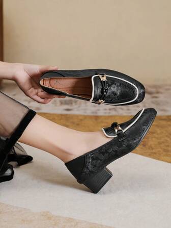 Mengshangli Höst/Vinter 2025 Damskor med grov klack, slip-on, grund tå, sluten tå, mellanhög klack, oxfordskor i brittisk stil, mångsidiga, eleganta, pumps, Mary Janes