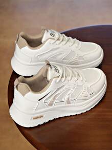 1 para damskich tenisówek z siateczki, wersja koreańska, stylowe grube trampki, wiosna 2025 nowe oddychające buty sportowe na platformie dla studentów