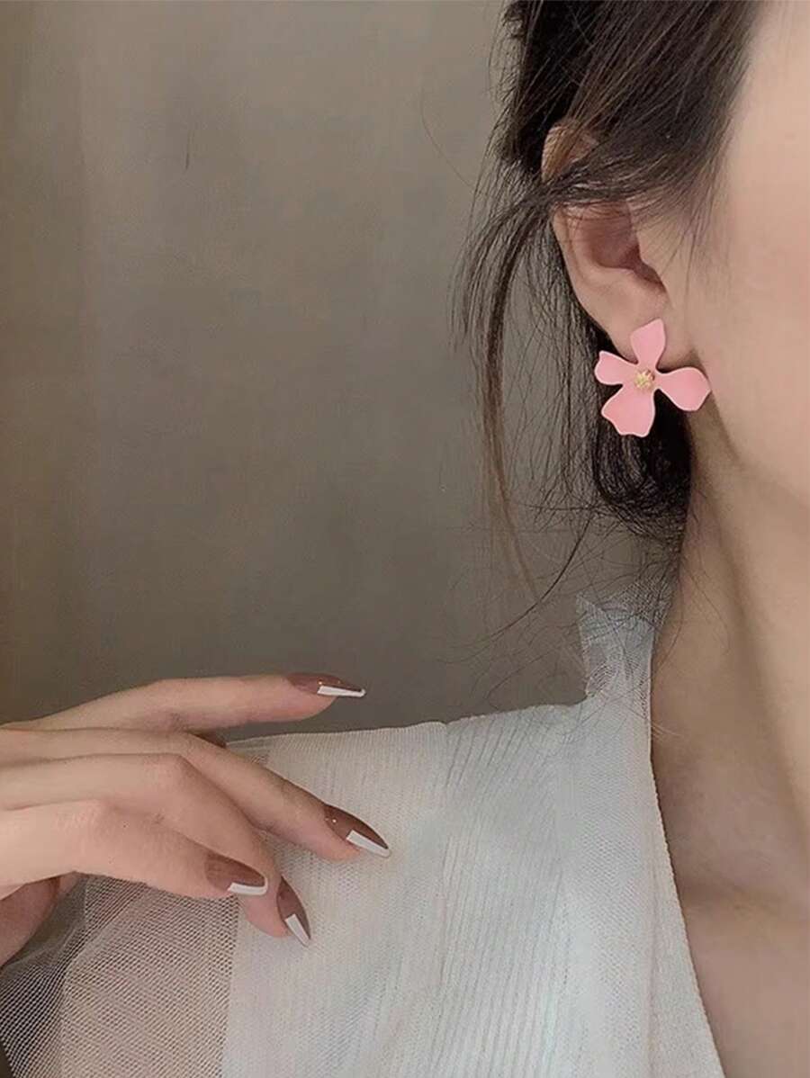一对女士时尚新款优雅耳环糖果色哑光花朵耳环
