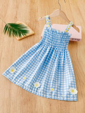 女童露肩无袖雏菊装饰格子休闲连衣裙，春夏