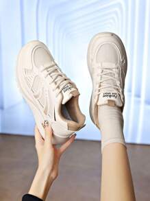 1 para damskich tenisówek z siateczki, wersja koreańska, stylowe grube trampki, wiosna 2025 nowe oddychające buty sportowe na platformie dla studentów