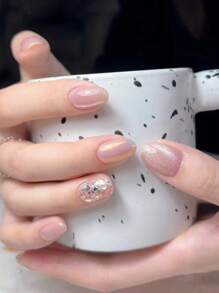 24 件椭圆形、棺材形、方形按压式指甲套装，配有美人鱼水晶猫眼石，包括 1 件果冻凝胶和 1 件锉刀按压式指甲