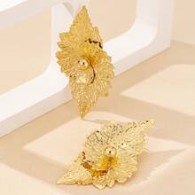 Vintage French Metal Flower 3D Drop Earrings, Exaggerated European & American Fashion Personalized Leaf Stud Jewelry