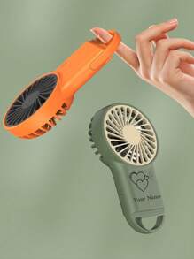 1 Stück individueller wiederaufladbarer USB-Ventilator, tragbarer Mini-Tischventilator, kleiner tragbarer USB-Ventilator für draußen, Luftkühler für Paare, 3 Windgeschwindigkeiten, Luftkühler, tragbares Kunststoffdesign, Tastensteuerung, geeignet für drinnen und draußen, ideal für Büro, Reisen, Camping, personalisierte Firmenanzeige, Logo, Paarname, individuelles Geschenk