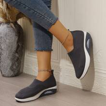 Atmungsaktive Slip-On Sport Schuhe für Frauen - Frühjahrskollektion, einfarbiger gestrickter Oberteil mit Luftpolster-Sohle - Niedrige Lässig Sneaker, Schwarz, Beige, Rot, Hellgrau, Rosa, Dunkelblau