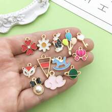 50 sztuk Mix Cute Emalia Assorted Mini Charm KC Złoty Balon Pióro Metal Wisiorek Dla Kobiet Biżuteria Making DIY Craft Brelok Ozdoba Akcesoria Rzemieślnicze