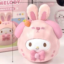 Sanrio 1 pezzo Figura da collezione con pupazzo cieco a tema di piccoli animali della serie Sanrio Tumbles, personaggio di anime carino, sorpresa, resistente alle cadute e indistruttibile, decorazione da tavolo rilassante, regalo carino per vacanze, compleanni o feste [stile casuale inviato]