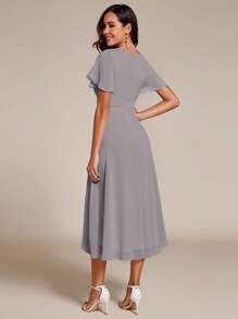 EVERPRETTY Váy phù dâu màu bạc xẻ tà chữ A dài đến đầu gối, viền bèo nhún bằng vải chiffon thanh lịch, viền cao thấp tương phản, váy dự tiệc cưới cho kỳ nghỉ - Xám - Xem 2