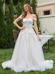 Off Shoulder Garden Lace Wedding Dresses Floor Length Wedding Party Ball Gown Tulle Bridal Gowns With Bone Lace Up Back Women Wedding Gowns Illusion Top, Bride