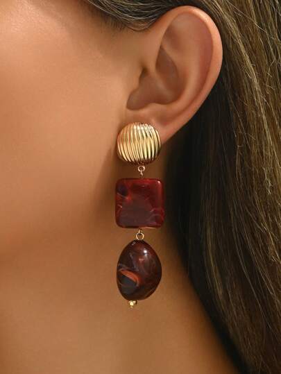 2pcs Elegant & Sexy Bohemian Wave-Like Jade-Textured Resin Chunk Asymmetrical Pendant & Golden Shell Stud Earrings Set, Suitable For Sexy Diva Party, Holiday Wear