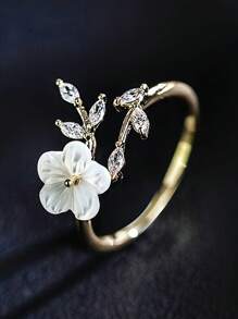 1 时尚简约铜镶嵌锆石天然花叶戒指