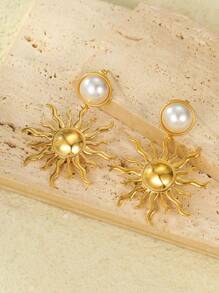 2 piezas de pendientes colgantes de acero inoxidable con forma de sol dorado y perla incrustada