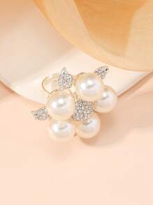 A Stylish Exaggerated Open Adjustable Pearl And Diamond Flower Ring - White - View 2