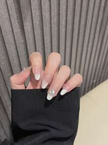 Accesorios para uñas: Nuevo diseño de primavera con ojos de gato, perlas, lazos y piedras preciosas. Uñas postizas de estilo adhesivo.