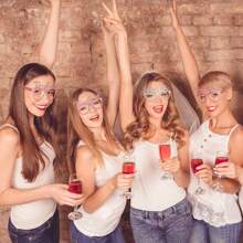 Fowecelt 16 قطعة من نظارات حفل عروس الأحتفال العصري، 15 قطعة بلون وردي ذهبي ل- "عروس" و 1 قطعة فضية ل- "العروس القادمة"، للأكياس الترفيهية لحفل عصابة الزفاف البالغين، إكسسوارات احتفال العروسة - متعدد الألوان - مشاهدة 7