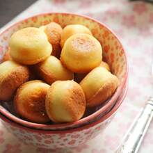 1 pieza Molde de silicona cilíndrico mini de 28 agujeros para postres franceses, chocolates y elaboración de jabones - Molde de hornear antiadherente, flexible y reutilizable para mini pasteles, dulces y gotas de pegamento - Herramienta de artesanía de cocina DIY