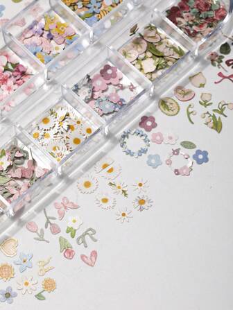 1 låda 240 st 3D Trämassa Blomma Nagelkonst Berlock Fjärilsnagelkonst Blomma Nagelberlocker Genomskinlig Rosett Fjärilsnagel För Nagelkonst Dekoration & Gör-det-själv Hantverk Design Nageltillbehör Naglar Nagelstenar