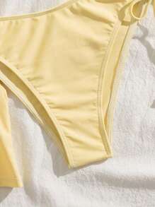 3pcs/Set Christmas,New Year's,Thanksgiving,Valentine's Day Costumes,Sexy Elegant Slimming Solid Color,Wave Hem,Lotus Leaf Hem Pleated Short Skirt,Vacation Beach And Swimming Pool,Detachable Swimwear Pad,Adjustable Shoulder Straps,Casual Outing Seaside Beach Party Luxury Bikini Set