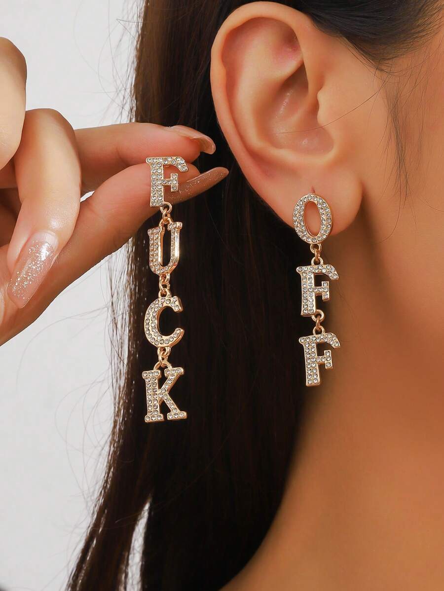 1 对复古朋克风格仿旧金属字母设计耳环，适合女士日常佩戴或节日佩戴 - 字母耳環 - 查看 1