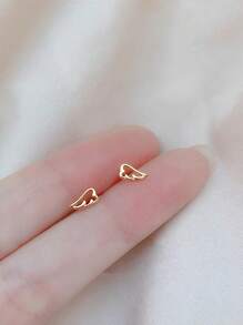 一对铜合金不对称天使翅膀耳钉 - 銀色 - 查看 3